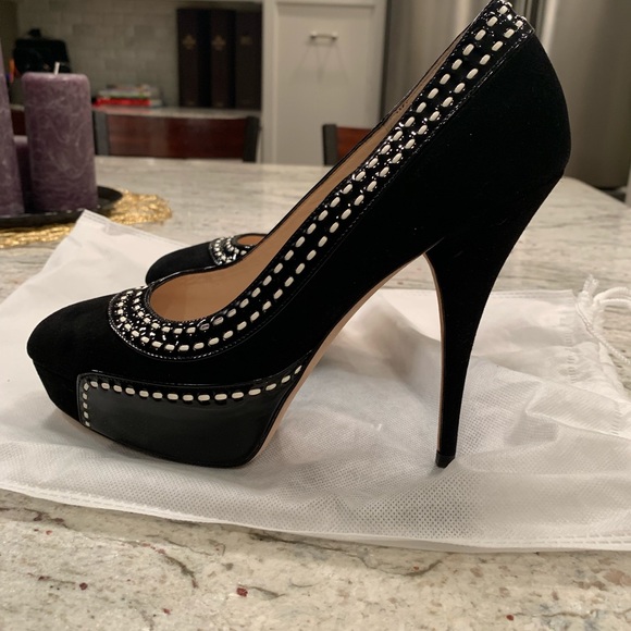 Brand new Oscar de la Renta black suede platforms - Picture 5 of 8